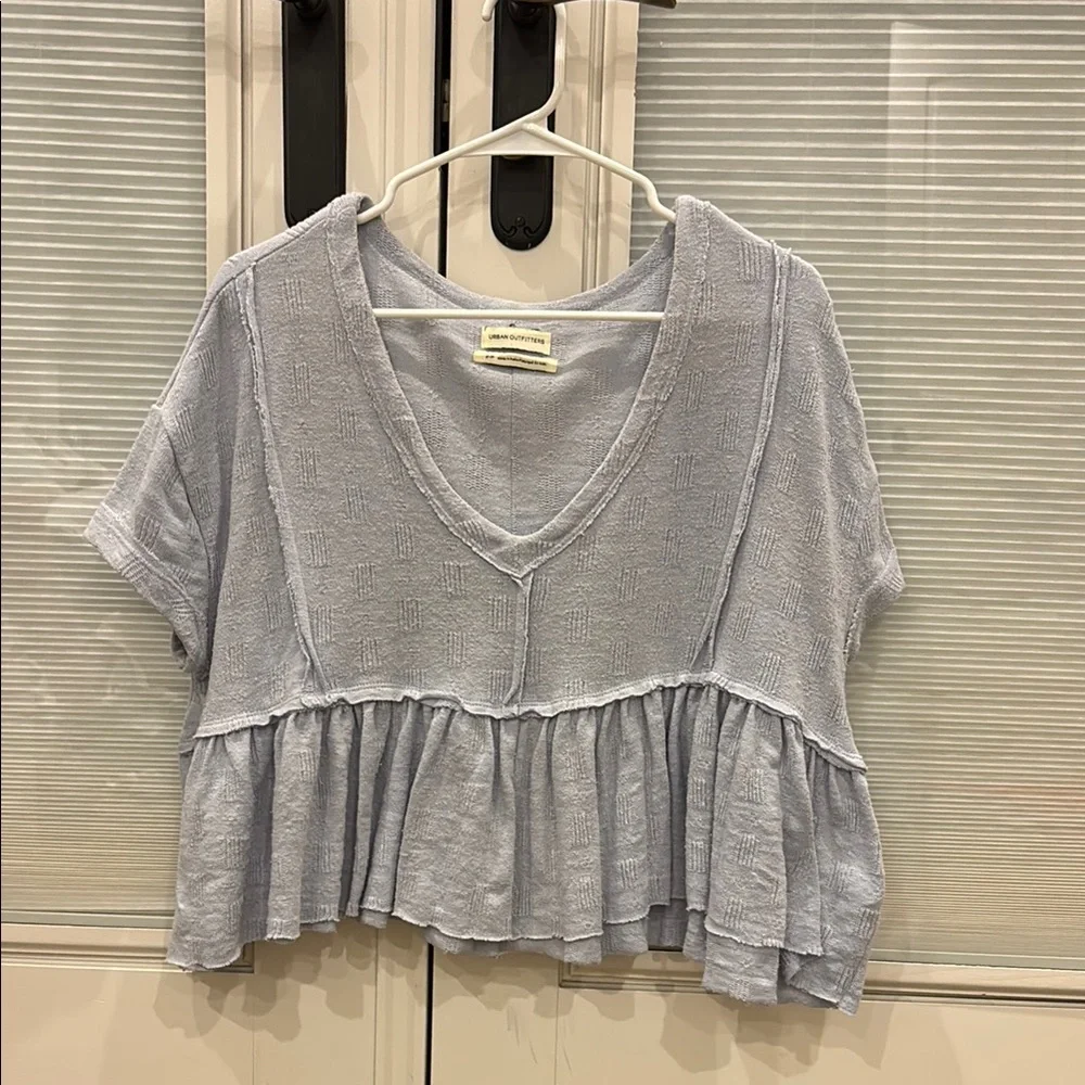 Urban Outfitters Gray Flutter Sleeve Crop Blouse - Picture 1 of 1